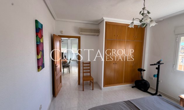 Resale - Villa -
Orihuela - Orihuela Costa