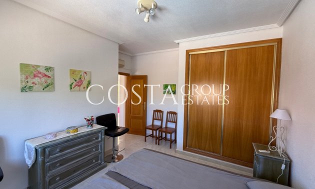 Resale - Villa -
Orihuela - Orihuela Costa