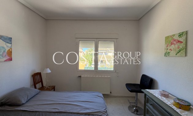 Resale - Villa -
Orihuela - Orihuela Costa