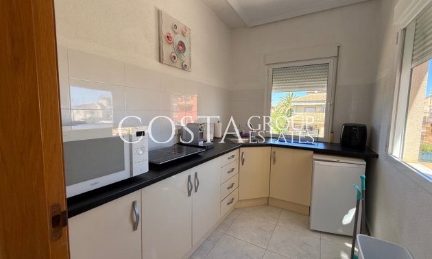 Resale - Villa -
Orihuela - Orihuela Costa