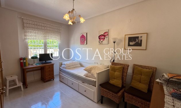 Resale - Villa -
Orihuela - Orihuela Costa