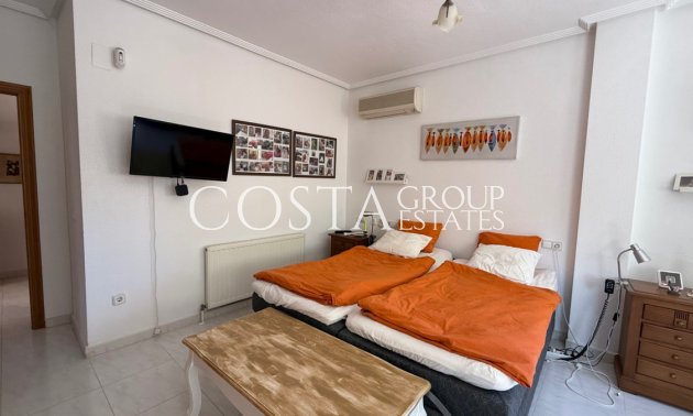 Resale - Villa -
Orihuela - Orihuela Costa