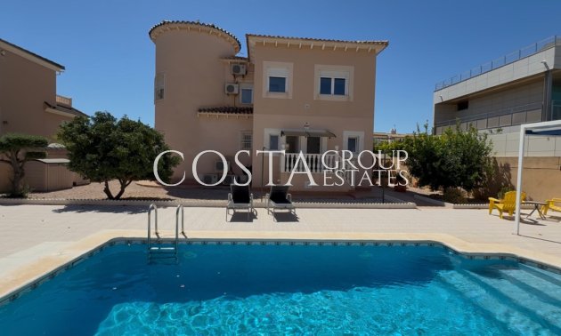 Resale - Villa -
Orihuela - Orihuela Costa