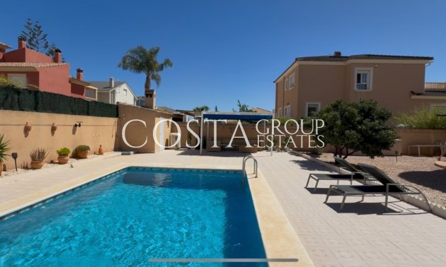 Resale - Villa -
Orihuela - Orihuela Costa