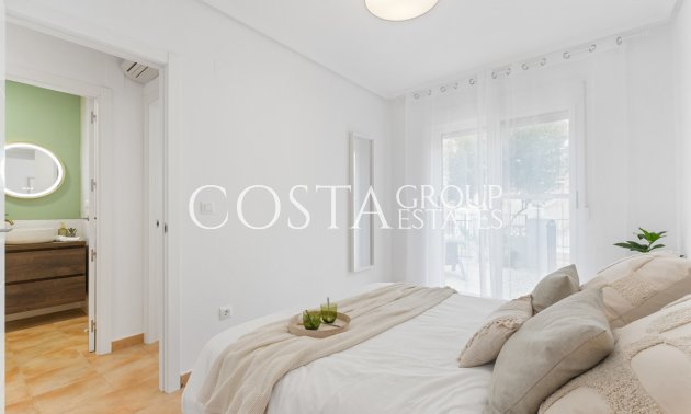 Resale - House -
Orihuela - Villamartin