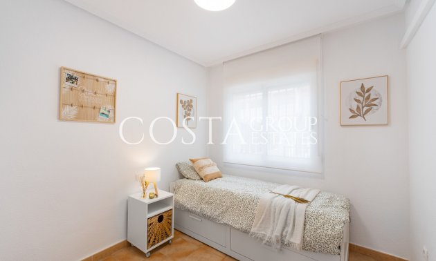 Resale - House -
Orihuela - Villamartin