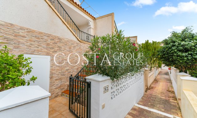 Resale - House -
Orihuela - Villamartin