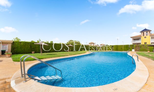 Resale - House -
Orihuela - Villamartin