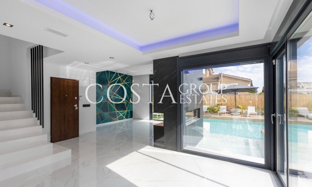 Resale - Villa -
Torrevieja - Torrevieja Centro