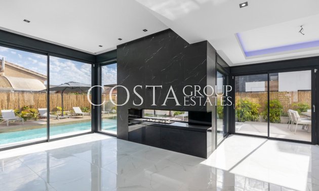 Resale - Villa -
Torrevieja - Torrevieja Centro