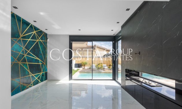 Resale - Villa -
Torrevieja - Torrevieja Centro