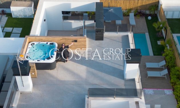 Resale - Villa -
Torrevieja - Torrevieja Centro