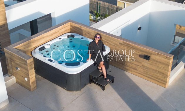 Resale - Villa -
Torrevieja - Torrevieja Centro