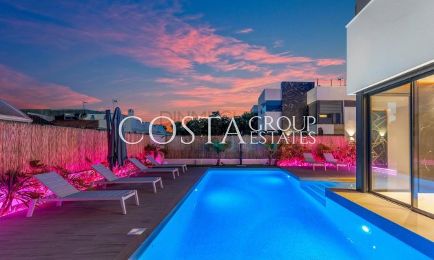 Resale - Villa -
Torrevieja - Torrevieja Centro