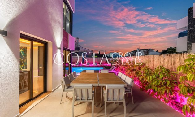 Resale - Villa -
Torrevieja - Torrevieja Centro