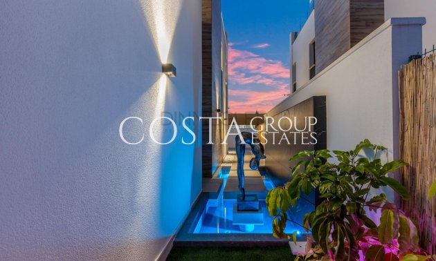 Resale - Villa -
Torrevieja - Torrevieja Centro