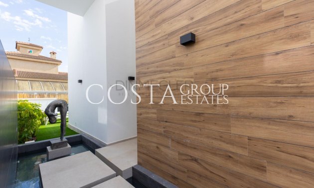 Resale - Villa -
Torrevieja - Torrevieja Centro