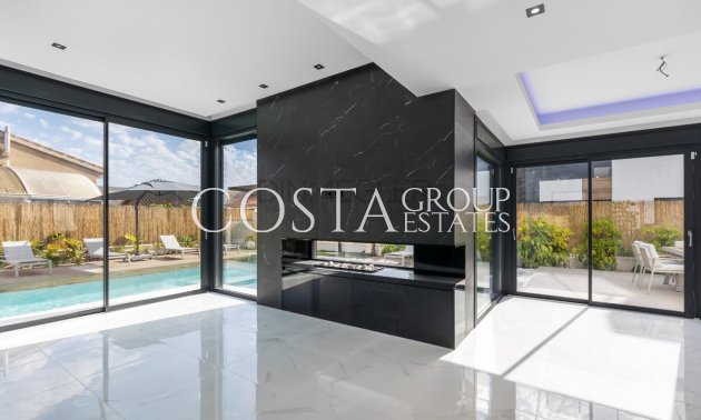 Resale - Villa -
Torrevieja - Torrevieja Centro