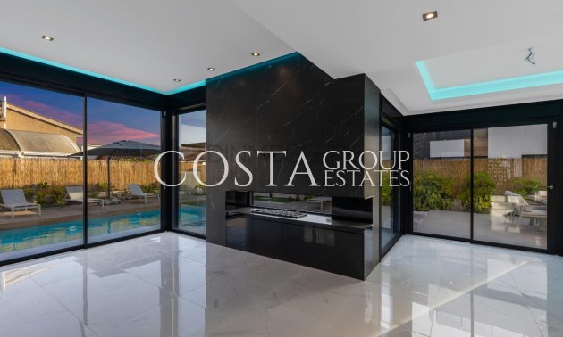 Resale - Villa -
Torrevieja - Torrevieja Centro