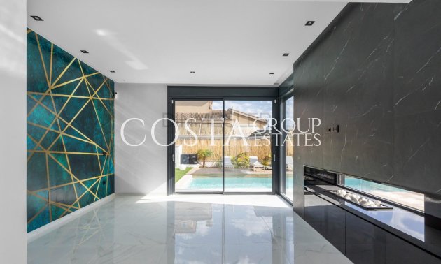 Resale - Villa -
Torrevieja - Torrevieja Centro