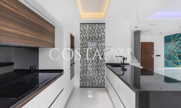 Resale - Villa -
Torrevieja - Torrevieja Centro