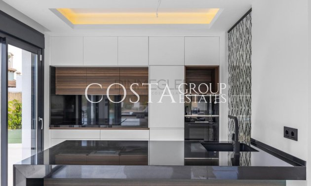 Resale - Villa -
Torrevieja - Torrevieja Centro