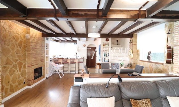 Resale - Villa -
Orihuela - Orihuela Costa