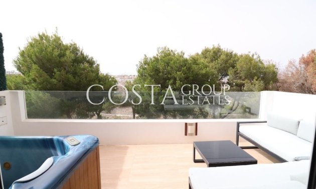 Resale - Villa -
Orihuela - Orihuela Costa