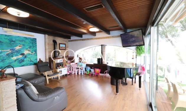 Resale - Villa -
Orihuela - Orihuela Costa