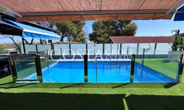 Resale - Villa -
Orihuela - Orihuela Costa