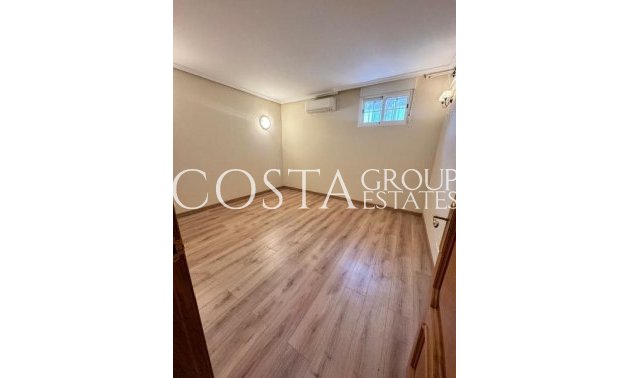 Resale - House -
Orihuela - Orihuela Costa