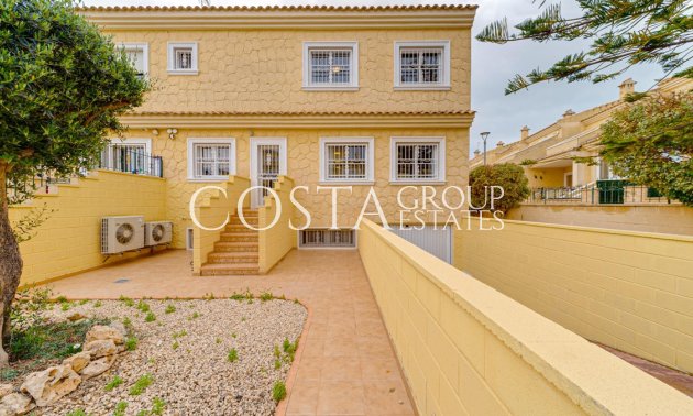 Resale - House -
Torrevieja - Torrevieja Centro