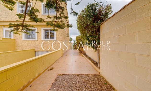 Resale - House -
Torrevieja - Torrevieja Centro