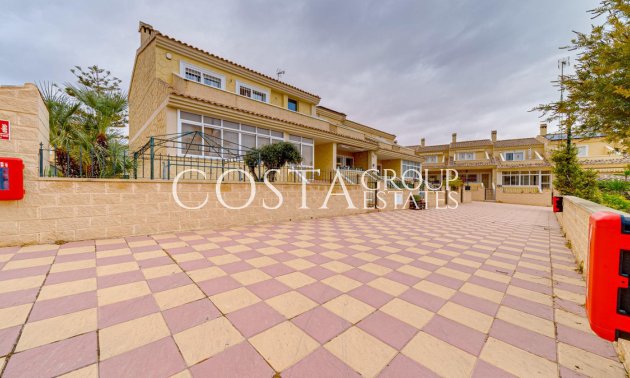 Resale - House -
Torrevieja - Torrevieja Centro