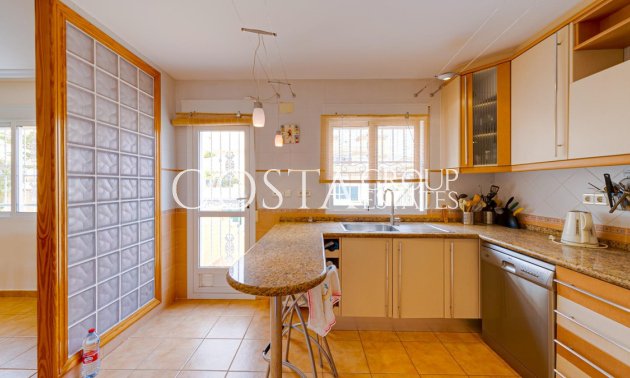 Resale - House -
Torrevieja - Torrevieja Centro