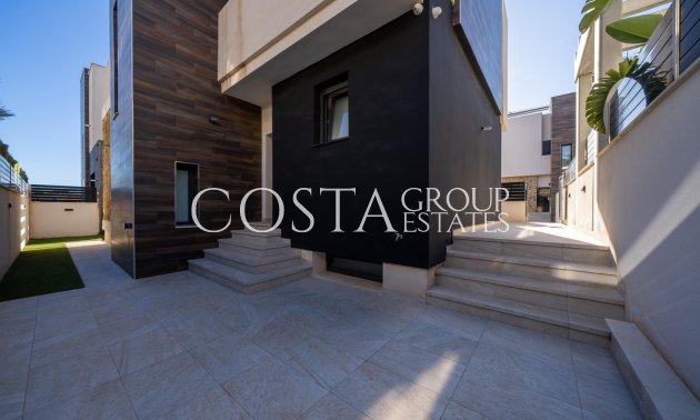 Resale - Villa -
Orihuela - Orihuela Costa