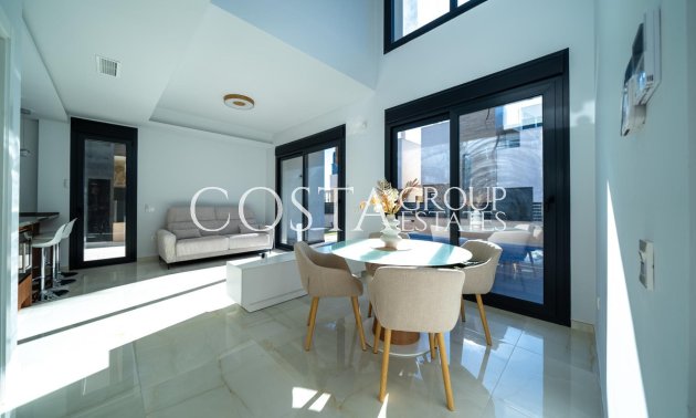 Resale - Villa -
Orihuela - Orihuela Costa