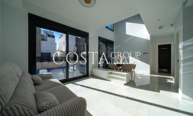 Resale - Villa -
Orihuela - Orihuela Costa