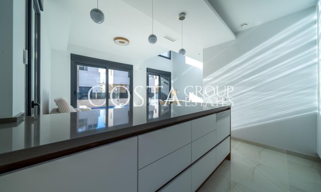 Resale - Villa -
Orihuela - Orihuela Costa