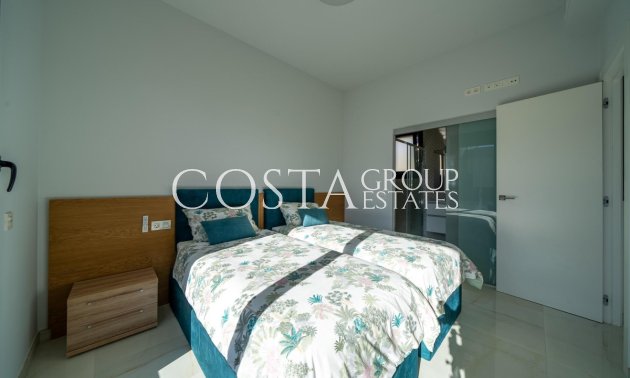 Resale - Villa -
Orihuela - Orihuela Costa