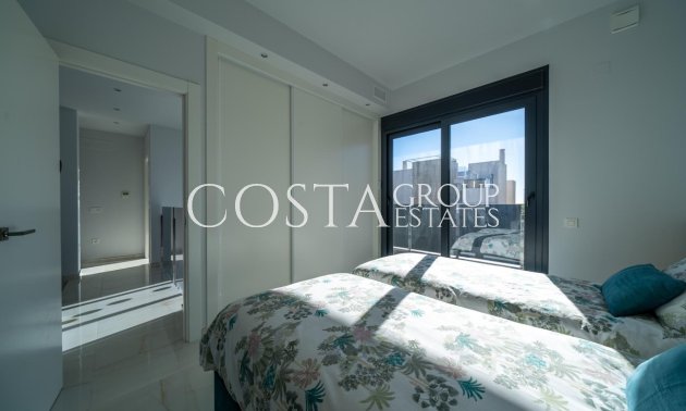 Resale - Villa -
Orihuela - Orihuela Costa