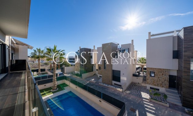 Resale - Villa -
Orihuela - Orihuela Costa