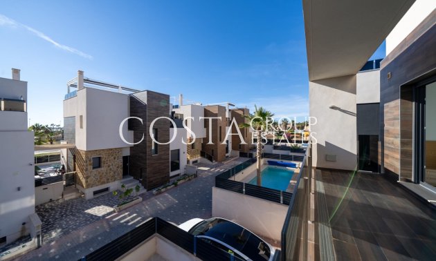 Resale - Villa -
Orihuela - Orihuela Costa