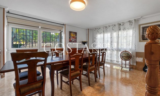 Resale - Villa -
Orihuela - Los Balcones