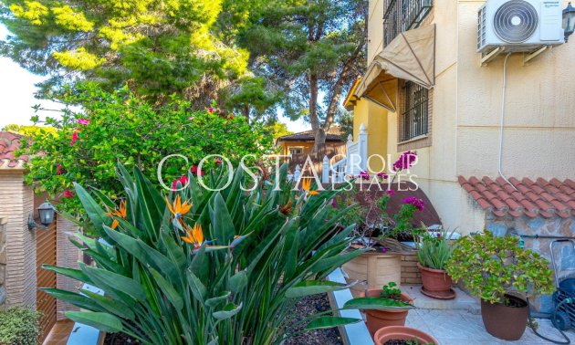 Resale - Villa -
Orihuela - Los Balcones