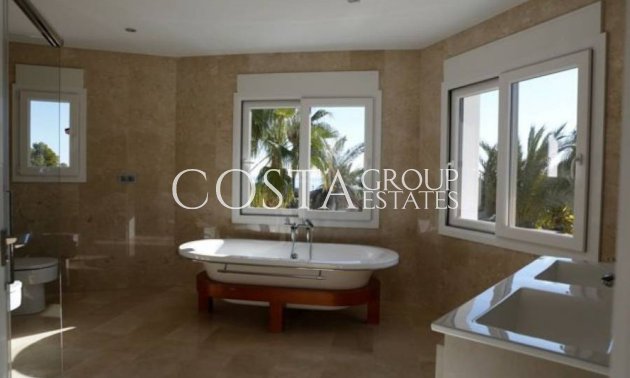 Resale - Villa -
Alicante - Alicante Centro