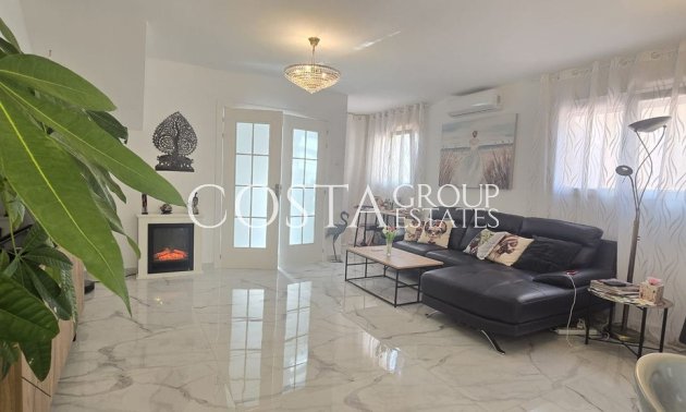 Resale - Villa -
Torrevieja - Torrevieja Centro