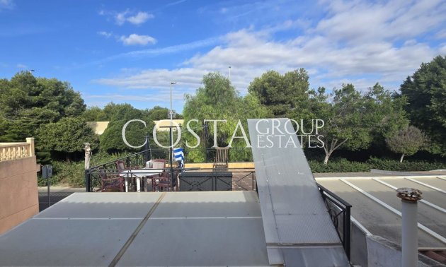 Resale - Villa -
Torrevieja - Torrevieja Centro