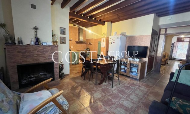 Resale - House -
Pinoso - Pinoso Centro