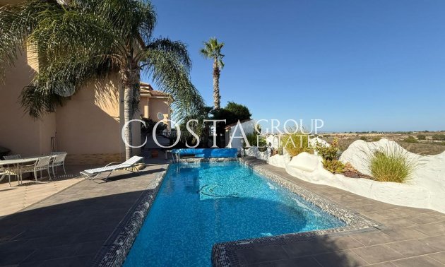 Resale - Villa -
San Miguel de Salinas - San Miguel de Salinas Centro